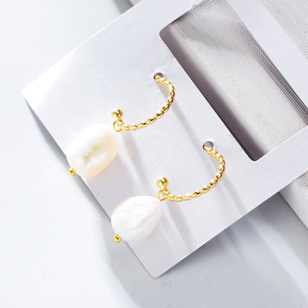 Vintage Simple Geometric C Shaped Pearl Stud Earrings