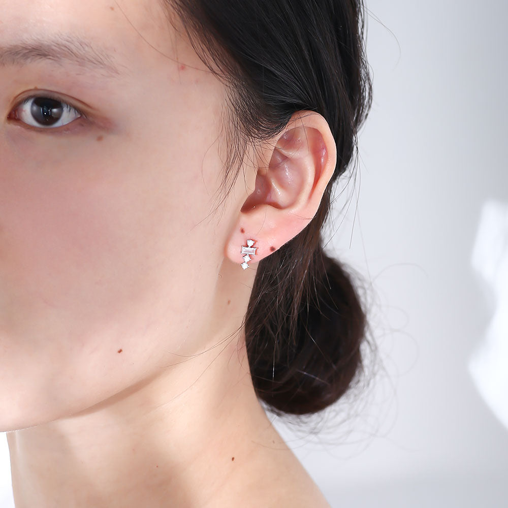 Simple Fashion Geometric Clear Cubic Zirconia Cross Stud Earrings