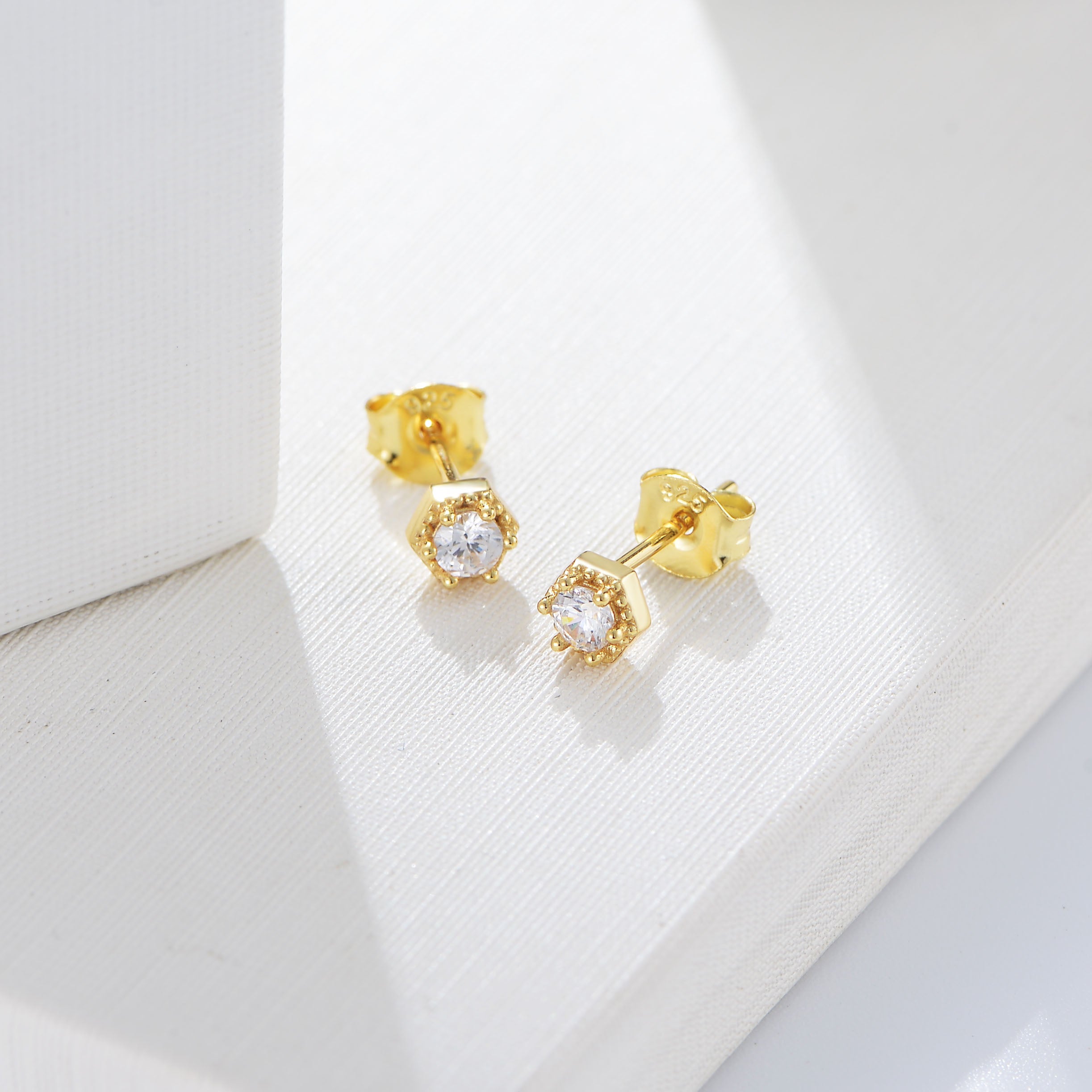 Fashion  Round Zircon Geometric Stud Earrings