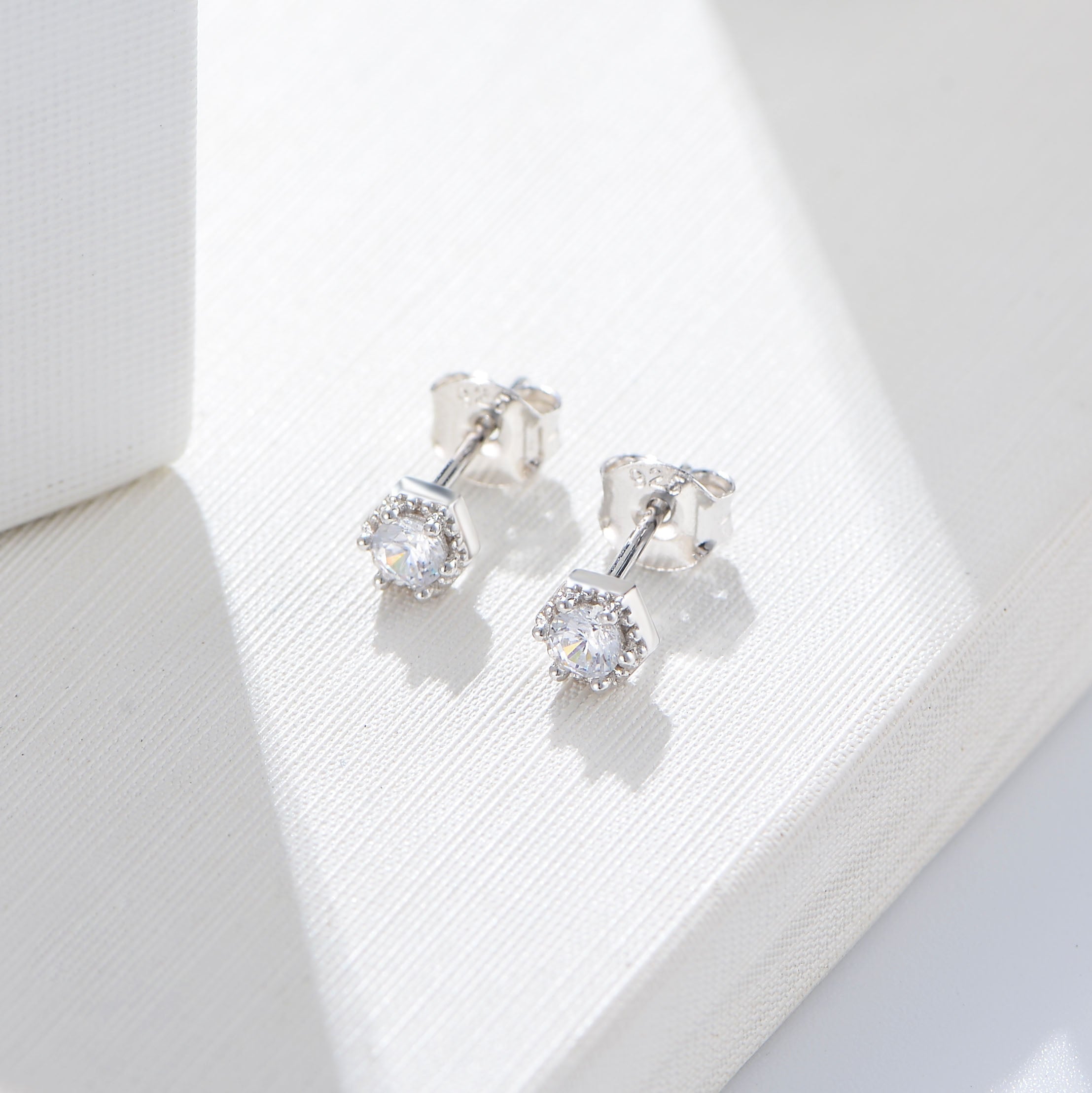 Fashion  Round Zircon Geometric Stud Earrings