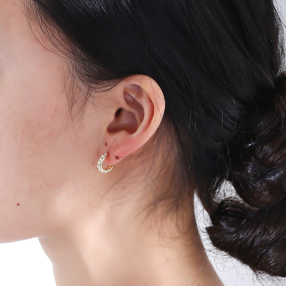 Pea Pod Shell Pearl Stud Earrings