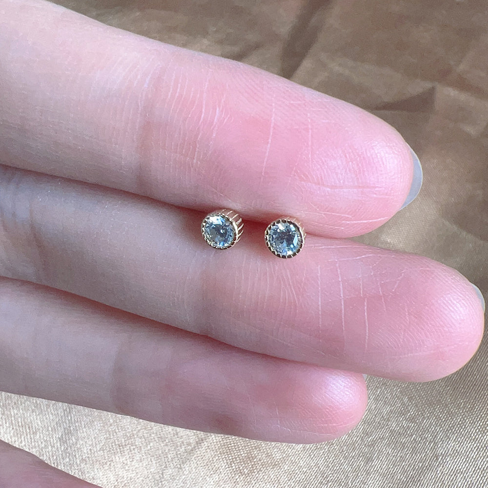 Ins High Quality Minimalist Bezel Setting Zircon Stud Earrings