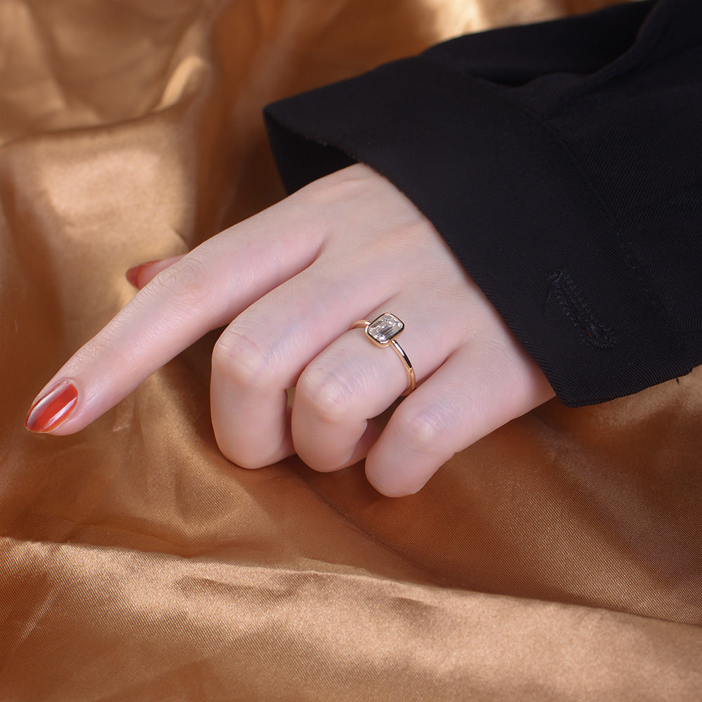 Solitaire Emerald Cut Shiny Zircon Diamond Wedding Rings