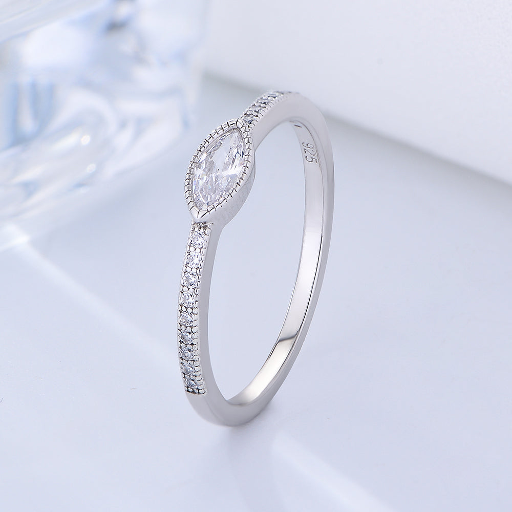 Fashion Dainty Marquise Cut Cubic Zirconia Ring