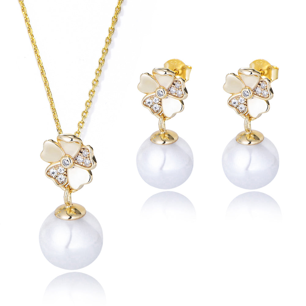 High Quality  White Cubic Zirconia Flower Pearl Stud Earring