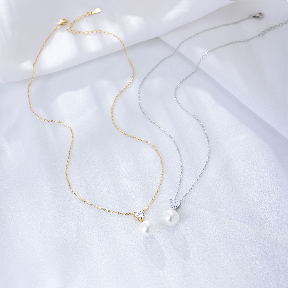 Luxury Claw Setting Triangle Zircon Round Pearl Pendant Necklace