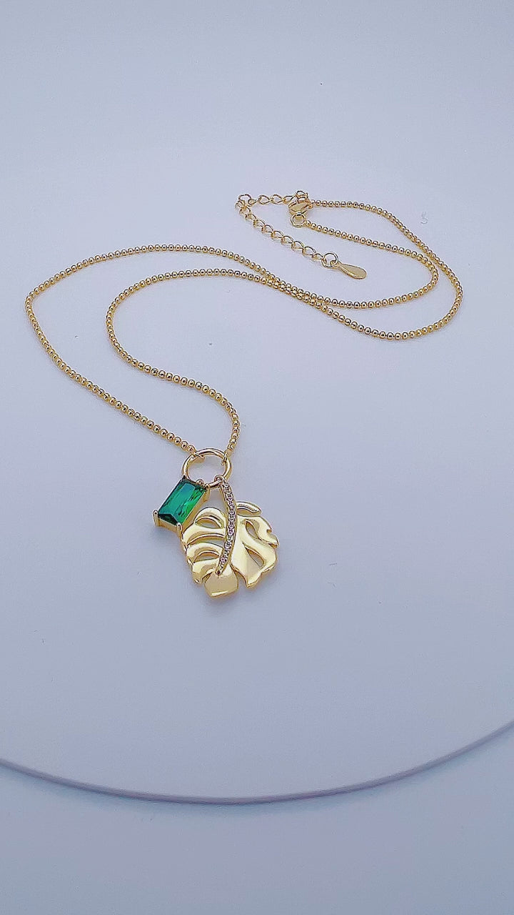 Fashion Emerald Gemstone Two Charms Palm Necklace