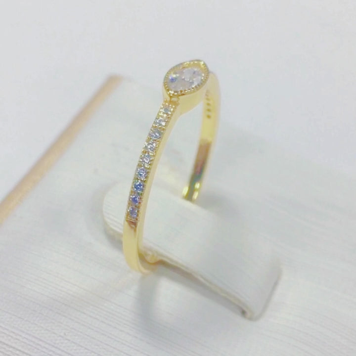 Fashion Dainty Marquise Cut Cubic Zirconia Ring